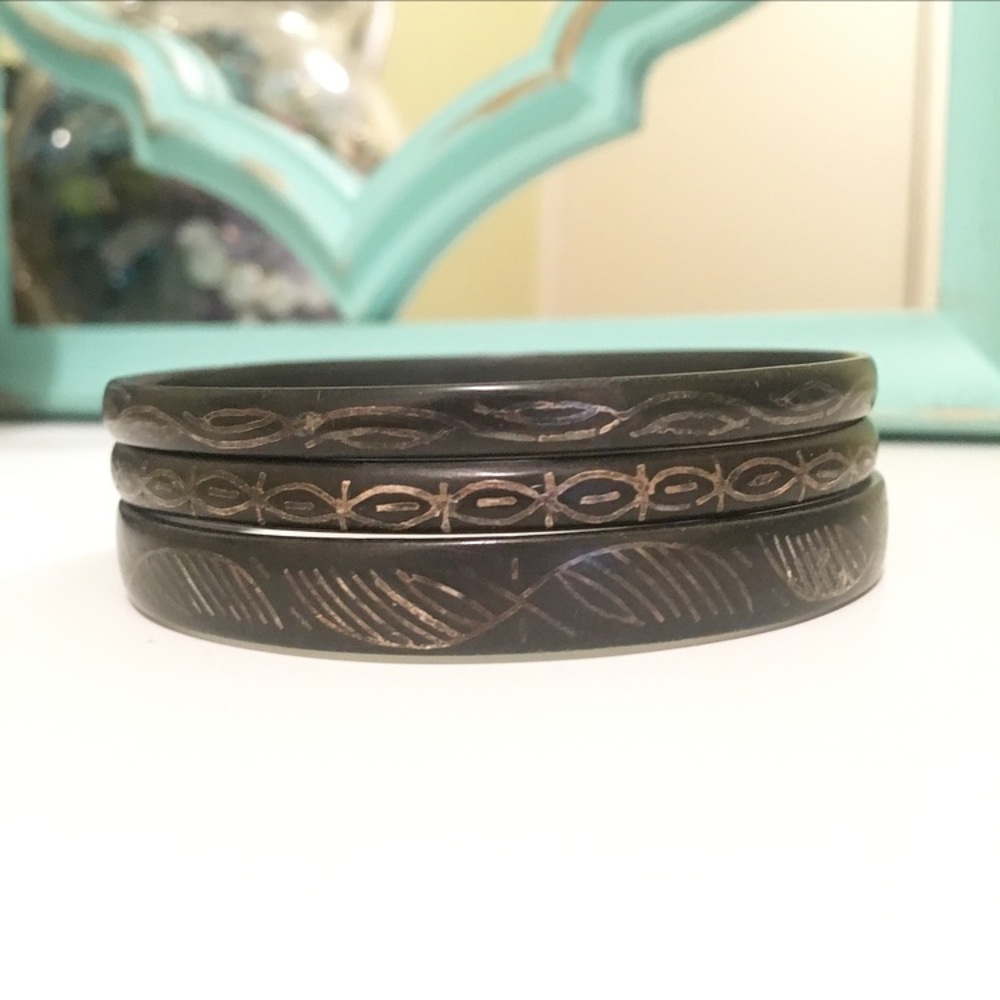 Black Metal Gold Tone Engraved Bangle Bracelets